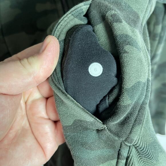 LULULEMON Women’s Green Camo Zip Front knit Hoodie size 6 - Picture 6 of 6
